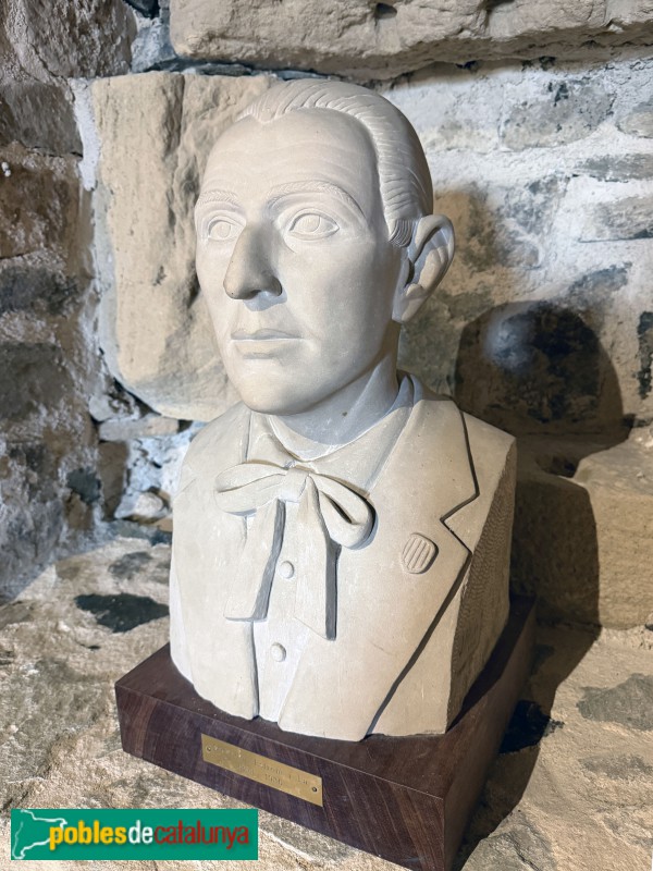 Falset - Castell de Falset. Museu Comarcal. Bust de Salvador Estrem