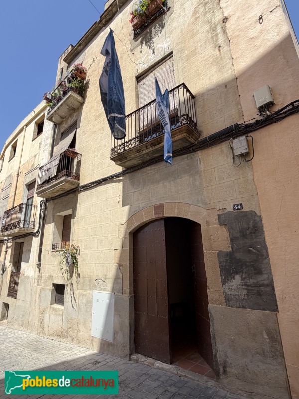 Falset - Carrer de Dalt. Can Rull (núm. 44) (Foto: Albert Esteves, 2026) Falset - Carrer de Dalt. Can Rull (núm. 44)