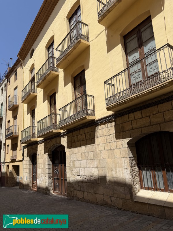 Falset - Carrer de Dalt. Antiga abadia (Foto: Albert Esteves, 2026) Falset - Carrer de Dalt. Antiga abadia
