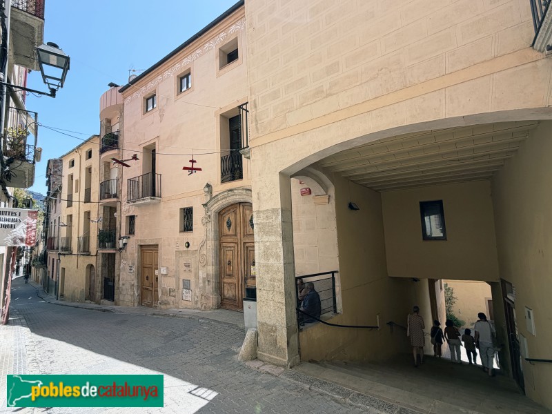 Falset - Carrer de Baix. Can Magrinyà (Foto: Albert Esteves, 2026) Falset - Carrer de Baix. Can Magrinyà