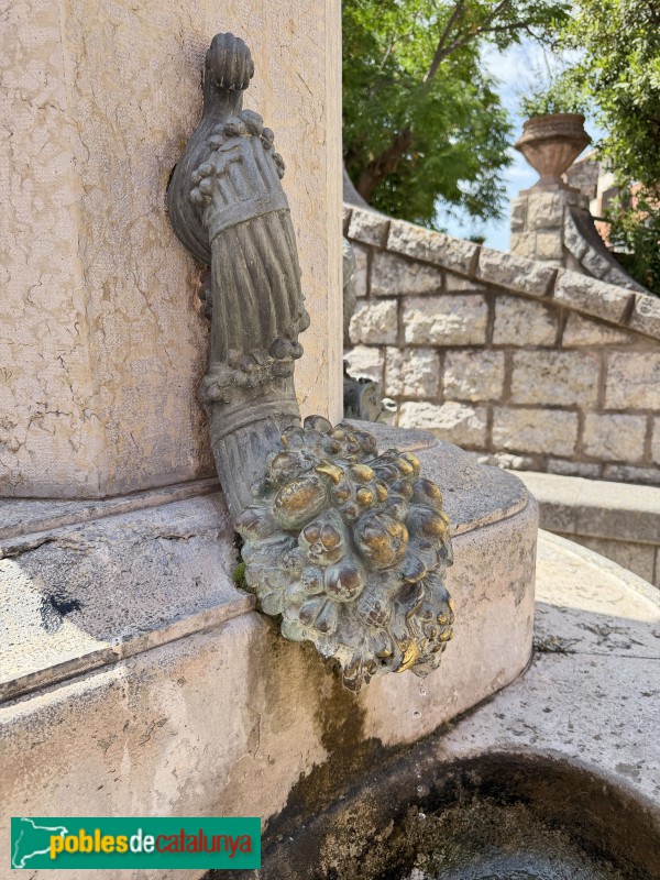 Castellar del Vallès - Font de la Plaça Major (Foto: Albert Esteves, 2026) Castellar del Vallès - Font de la Plaça Major
