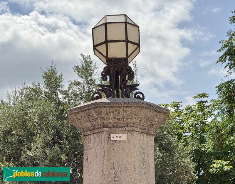 Castellar del Vallès - Font de la Plaça Major (Foto: Albert Esteves, 2026) Castellar del Vallès - Font de la Plaça Major