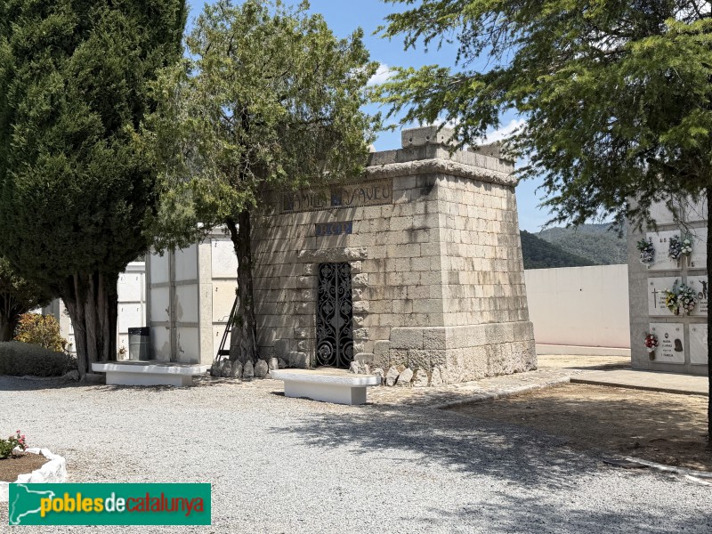 Castellar del Vallès - Cementiri. Panteó Massaveu (Foto: Albert Esteves, 2026) Castellar del Vallès - Cementiri. Panteó Massaveu