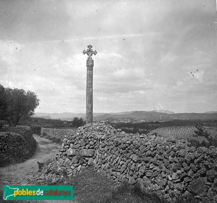 Falset - Creu de la Torre de Fontaubella (Foto: Josep Salvany -Fons Salvany, Biblioteca de Catalunya-, 1922) Falset - Creu de la Torre de Fontaubella