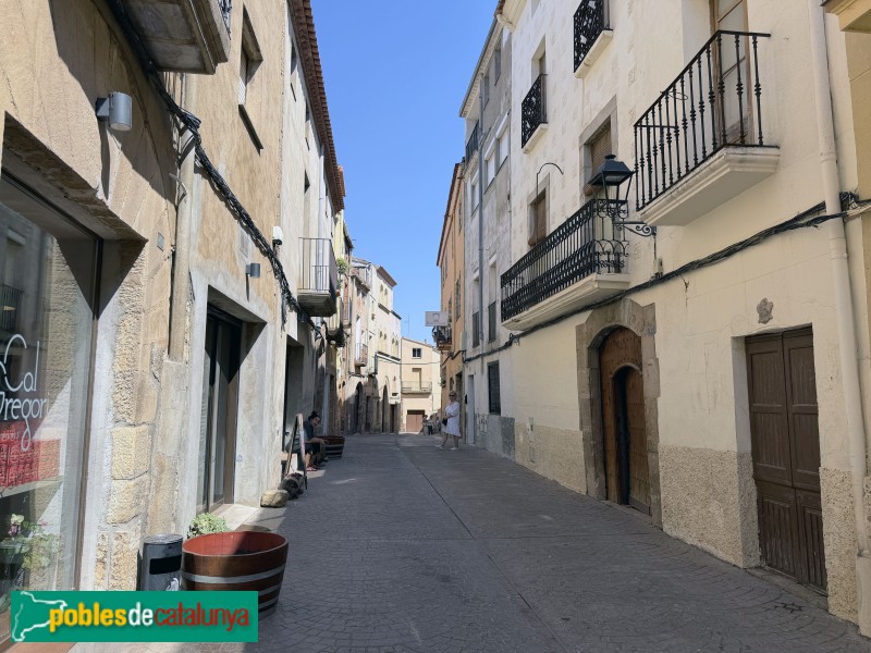 Ulldemolins - Carrer Major (Foto: Albert Esteves, 2026) Ulldemolins - Carrer Major