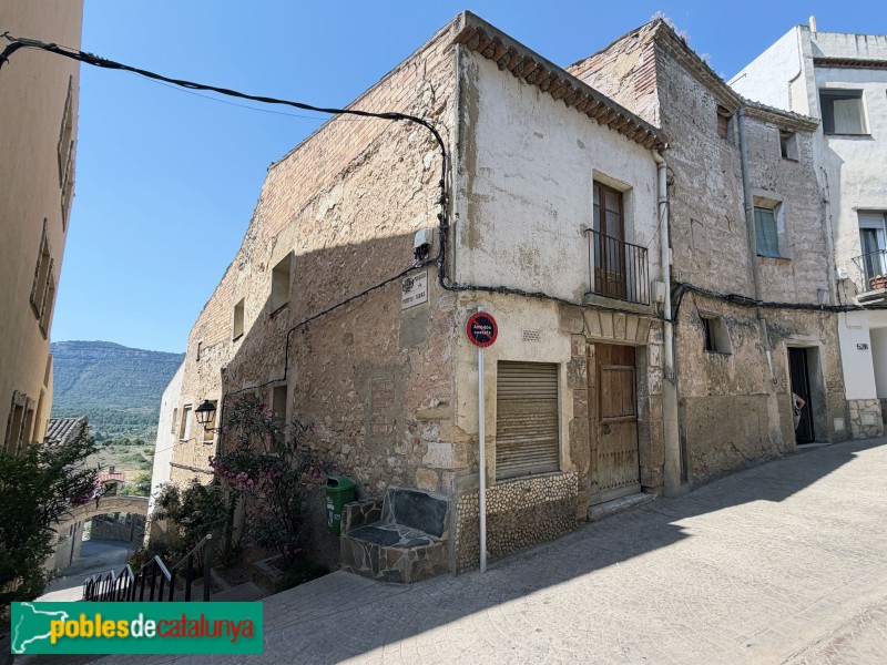 Ulldemolins - Carrer Major (Foto: Albert Esteves, 2026) Ulldemolins - Carrer Major