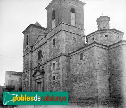 Cornudella de Montsant - Església de Santa Maria (Foto: <i>Marcel·lí Gausachs -Arxiu Fotogràfic Centre Excursionista de Catalunya</i>, 1915-30) Cornudella de Montsant - Església de Santa Maria