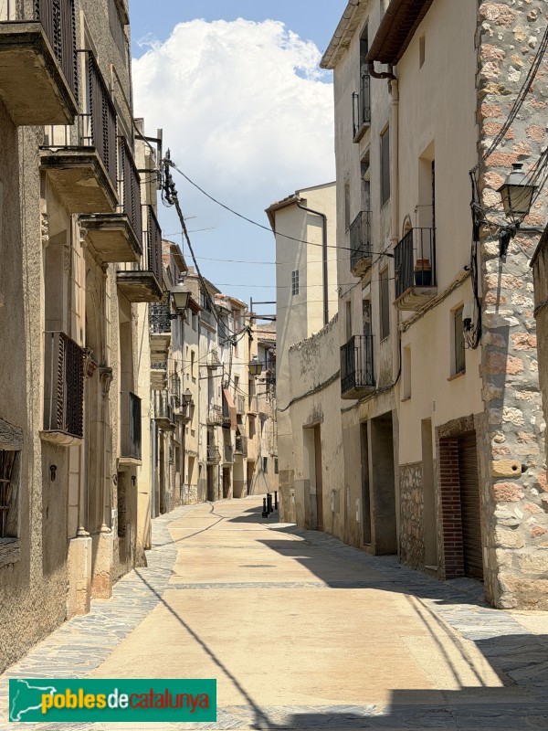 Cornudella de Montsant - Carrer Major (Foto: Albert Esteves, 2026) Cornudella de Montsant - Carrer Major