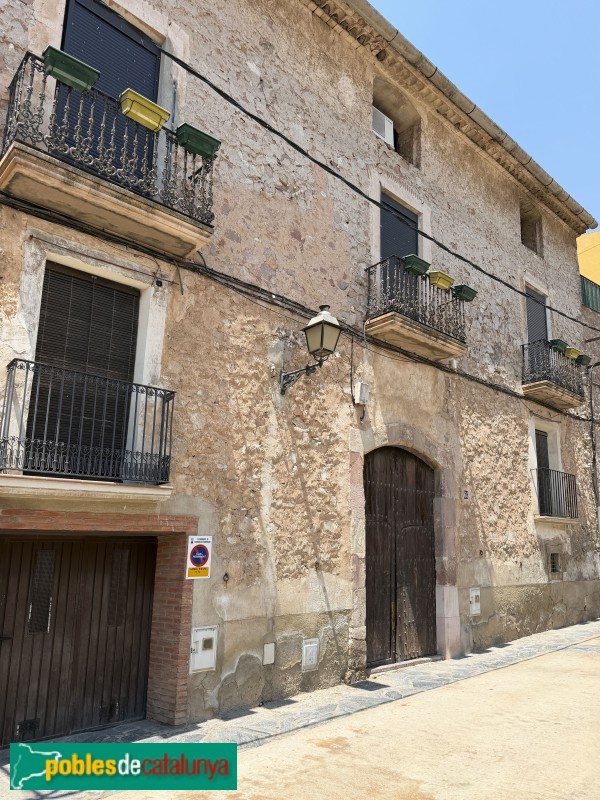 Cornudella de Montsant - Carrer Major, 64 (1788) (Foto: Albert Esteves, 2026) Cornudella de Montsant - Carrer Major, 64 (1788)