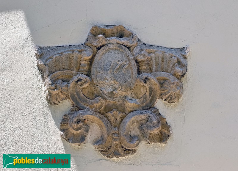 Cornudella de Montsant - Carrer Major. Escut de 1799 (Foto: Albert Esteves, 2026) Cornudella de Montsant - Carrer Major. Escut de 1799