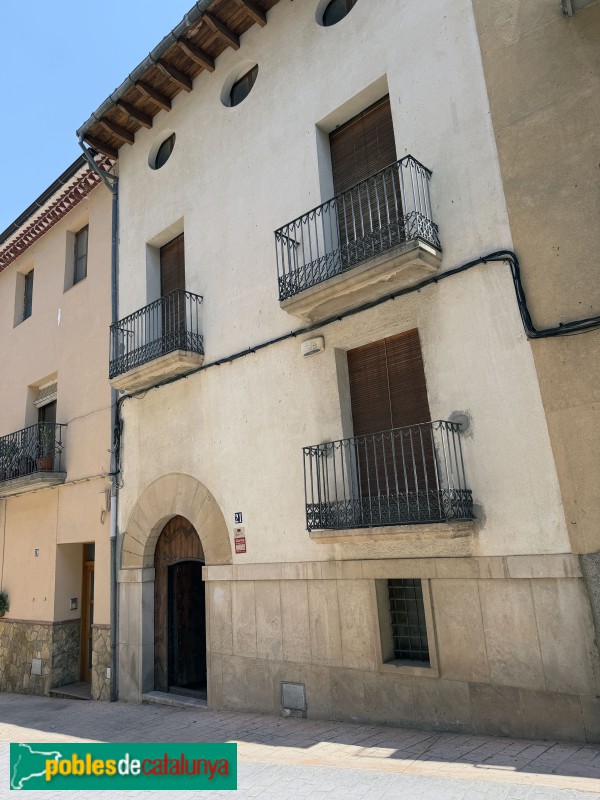 Cornudella de Montsant - Carrer Major, 21 (Foto: Albert Esteves, 2026) Cornudella de Montsant - Carrer Major, 21