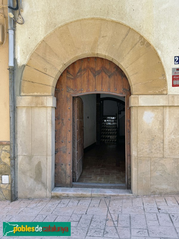 Cornudella de Montsant - Carrer Major, 21 (Foto: Albert Esteves, 2026) Cornudella de Montsant - Carrer Major, 21