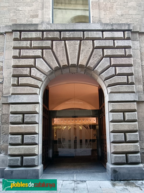 Barcelona - Palau de la Generalitat. Porta del carrer Sant Sever