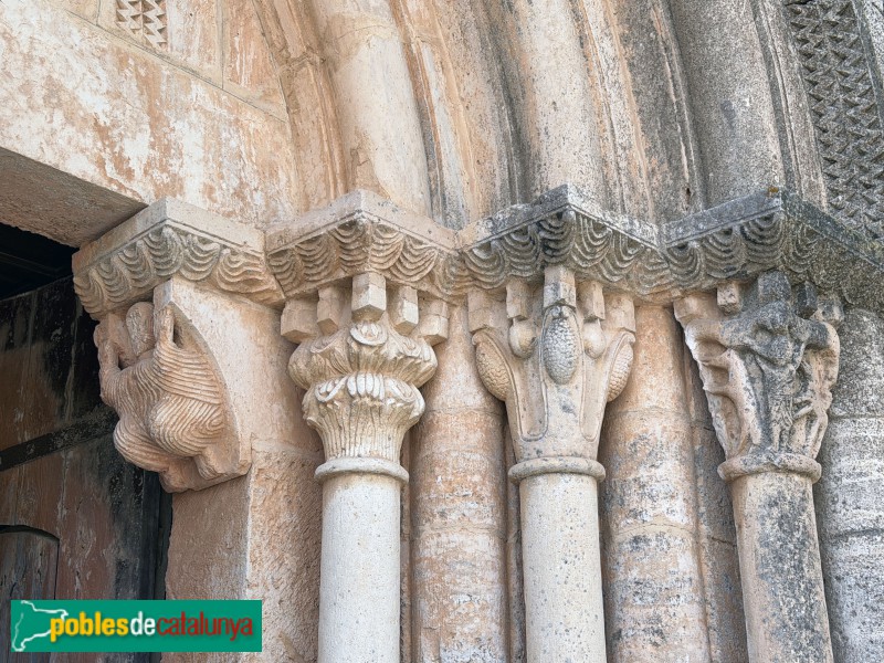Cornudella de Montsant - Església de Santa Maria de Siurana. Portada