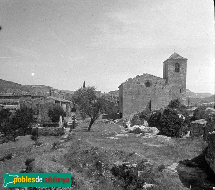 Cornudella de Montsant - Església de Santa Maria de Siurana (Foto: <i>Francesc Blasi - Arxiu Centre Excursionista de Catalunya-</i>, 19272026) Cornudella de Montsant - Església de Santa Maria de Siurana