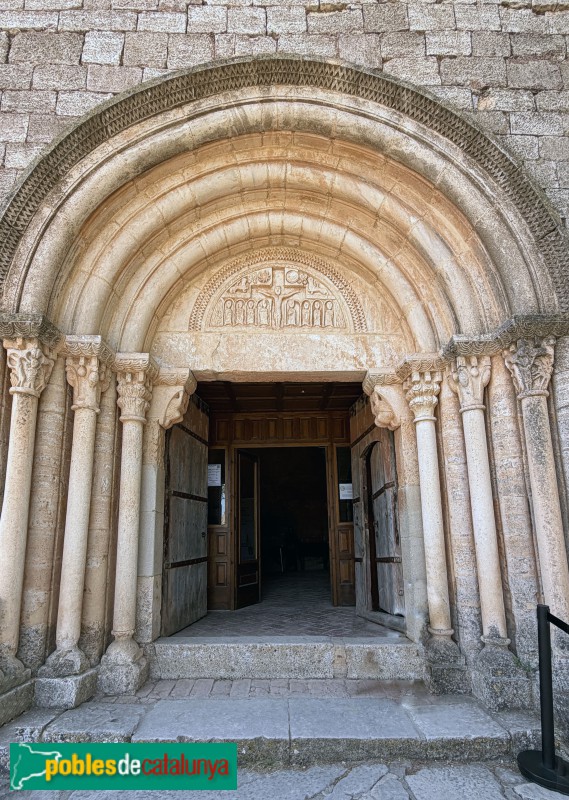 Cornudella de Montsant - Església de Santa Maria de Siurana. Portada (Foto: Albert Esteves, 2026) Cornudella de Montsant - Església de Santa Maria de Siurana. Portada
