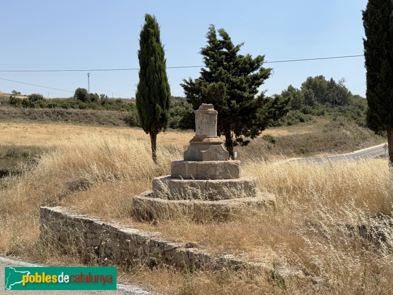 Cornudella de Montsant - Creu d'Albarca. Pedestal sense la creu, l'any 2026 (Foto: Albert Esteves, 2026) Cornudella de Montsant - Creu d'Albarca. Pedestal sense la creu, l'any 2026