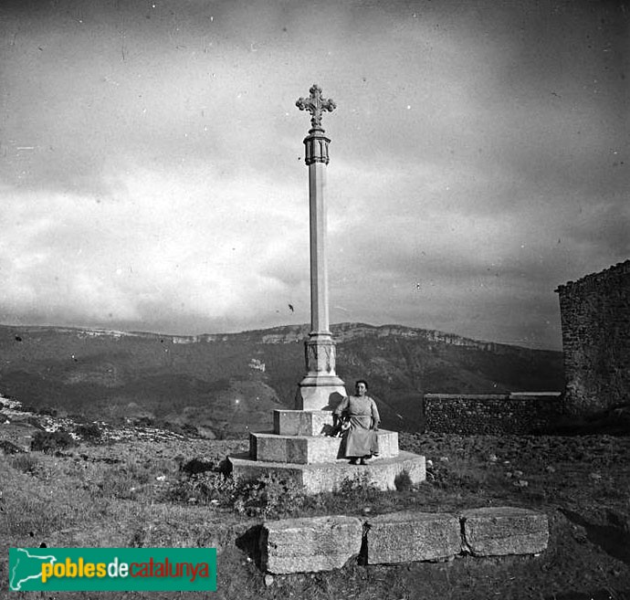 Cornudella de Montsant - Creu d'Albarca (Foto: <i>Josep Salvany -Fons Salvany. Biblioteca de Catalunya-</i>, 1923) Cornudella de Montsant - Creu d'Albarca