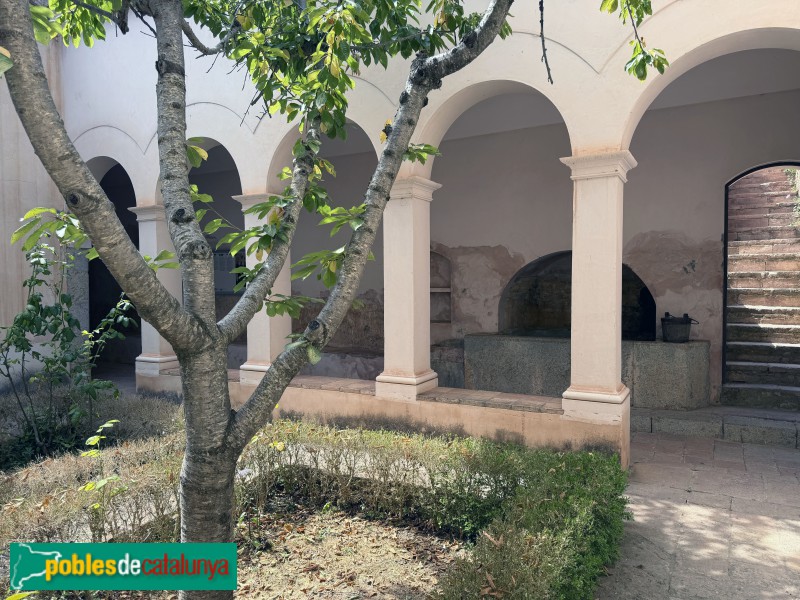 Cartoixa d'Escaladei - Cel·la reconstruïda. Porxo i jardí (Foto: Albert Esteves, 2026) Cartoixa d'Escaladei - Cel·la reconstruïda. Porxo i jardí