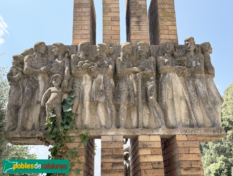 Les Masies de Roda - Monument a l'Estaut de Sau
