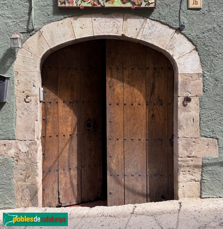 La Vilella Alta - Portal de 1779 (Foto: Albert Esteves, 2026) La Vilella Alta - Portal de 1779
