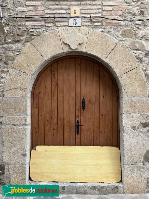 La Vilella Alta - Portal de 1777 (Foto: Albert Esteves, 2026) La Vilella Alta - Portal de 1777