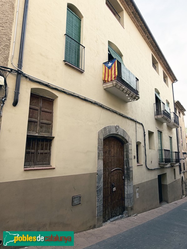 Poboleda - Carrer Major. Cal Rus (Foto: Albert Esteves, 2026) Poboleda - Carrer Major. Cal Rus