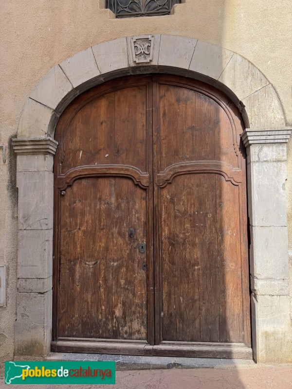 Poboleda - Portal de 1805 (Foto: Albert Esteves, 2026) Poboleda - Portal de 1805
