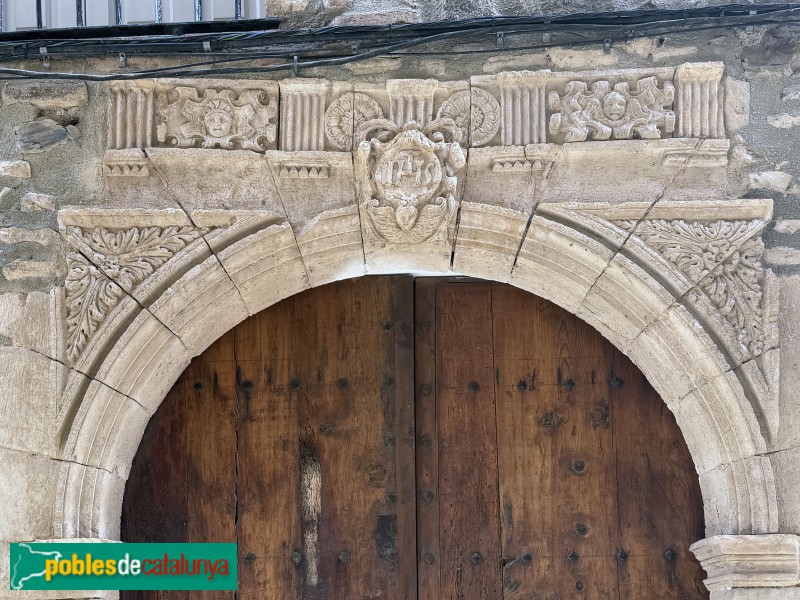 Gratallops - Portal de l'antiga casa de la Cartoixa