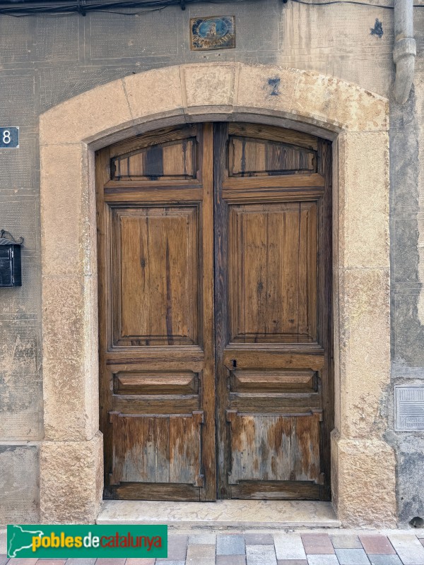 El Masroig - Portal de 1909 (Foto: Albert Esteves, 2026) El Masroig - Portal de 1909