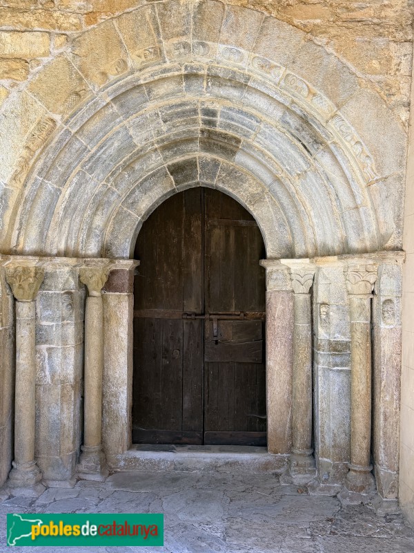 Isòvol - Església de Sant Pere d'Olopte (Foto: Albert Esteves, 2026) Isòvol - Església de Sant Pere d'Olopte