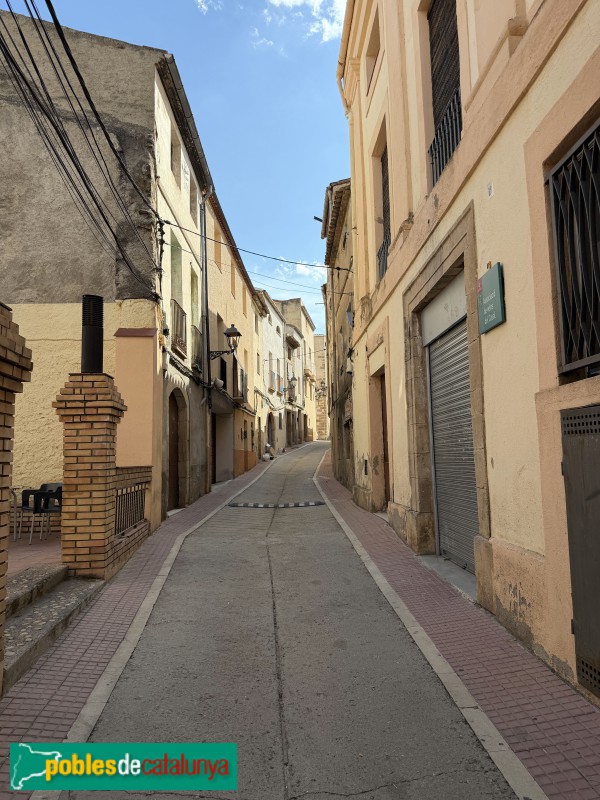 Bellmunt del Priorat - Carrer Major (Foto: Albert Esteves, 2026) Bellmunt del Priorat - Carrer Major