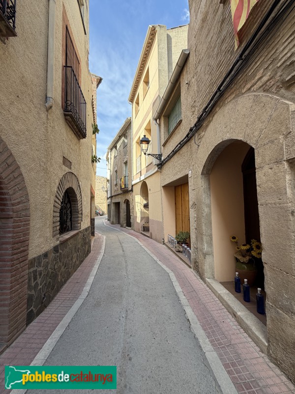Bellmunt del Priorat - Carrer Major (Foto: Albert Esteves, 2026) Bellmunt del Priorat - Carrer Major