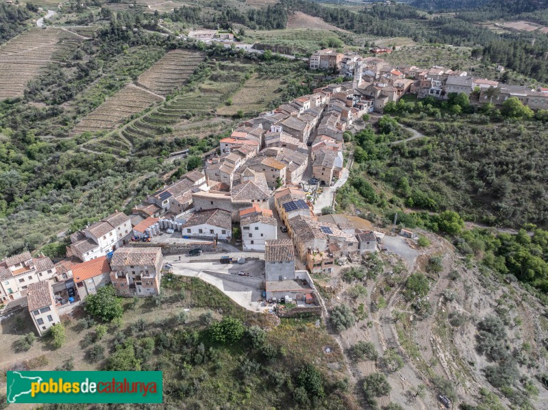 Bellmunt del Priorat, articulat pel carrer Major i el carrer de la Font Vella (Foto: Francesc Vidal-Barraquer, 2024) Bellmunt del Priorat, articulat pel carrer Major i el carrer de la Font Vella