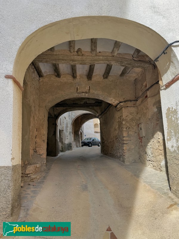 La Figuera - Perxes del carrer del Priorat (Foto: Albert Esteves, 2026) La Figuera - Perxes del carrer del Priorat