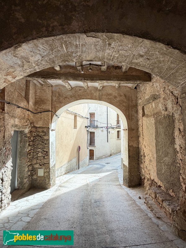 La Figuera - Perxes del carrer del Priorat (Foto: Albert Esteves, 2026) La Figuera - Perxes del carrer del Priorat