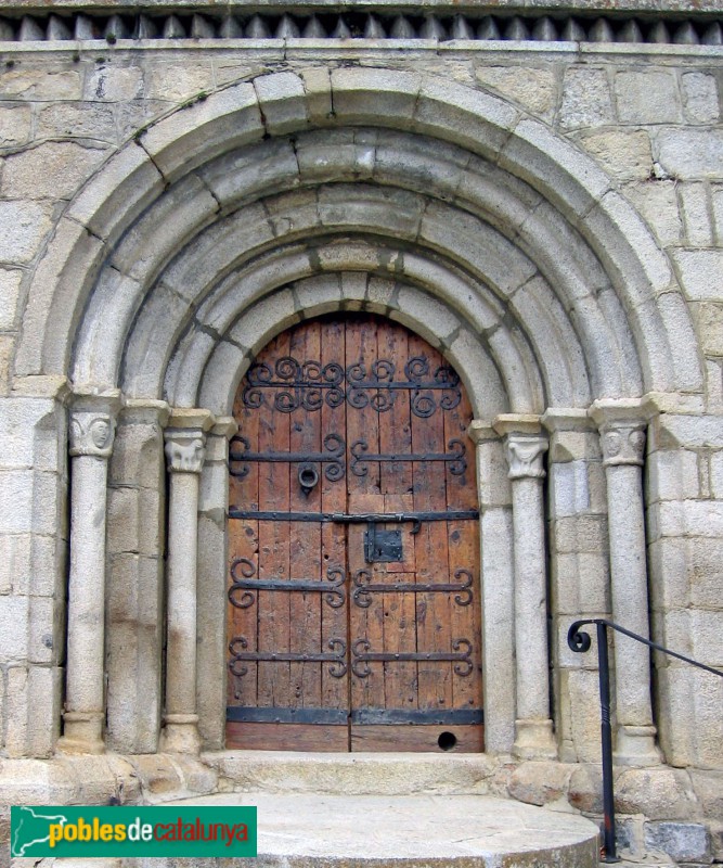 Bolvir - Església de Santa Cecília. Portada (Foto: Albert Esteves, 2006) Bolvir - Església de Santa Cecília. Portada