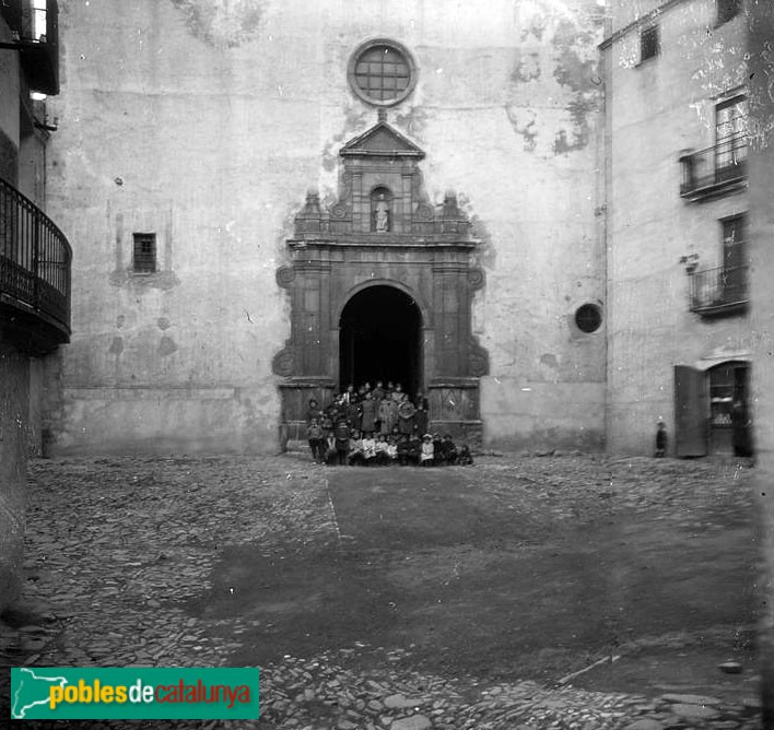 Porrera - Església de Sant Joan (Foto: <i>Josep Salvany -Fons Salvany. Biblioteca de Catalunya-</i>, 1922) Porrera - Església de Sant Joan