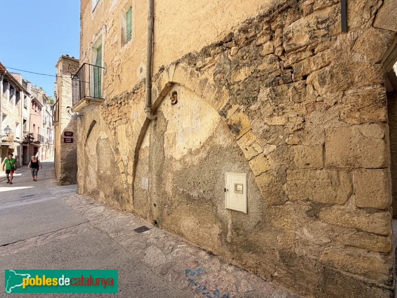Cabacés - Arcades de l'antiga Batllia