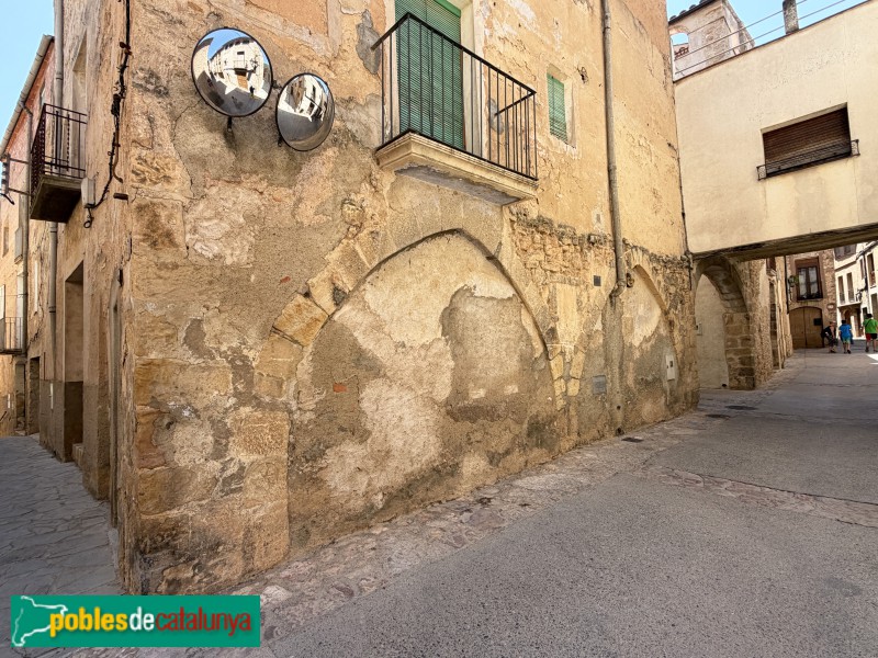 Cabacés - Arcades de l'antiga Batllia