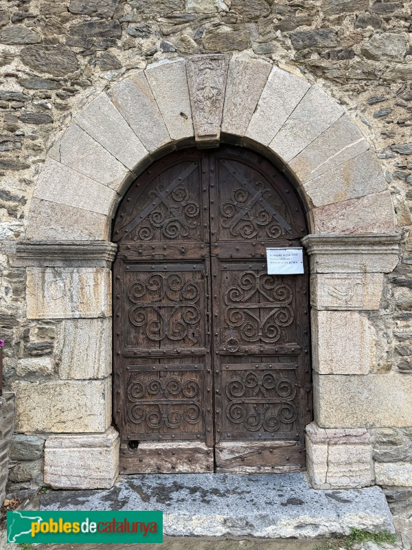 Ger - Església de Santa Coloma. Portada (Foto: Albert Esteves, 2026) Ger - Església de Santa Coloma. Portada