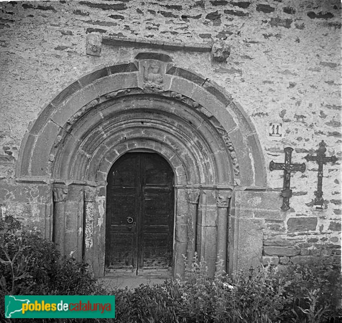 Ger - Església de Santa Eugènia de Saga (Foto: Josep Salvany -Fons Salvany. Biblioteca de Catalunya-, 1923) Ger - Església de Santa Eugènia de Saga