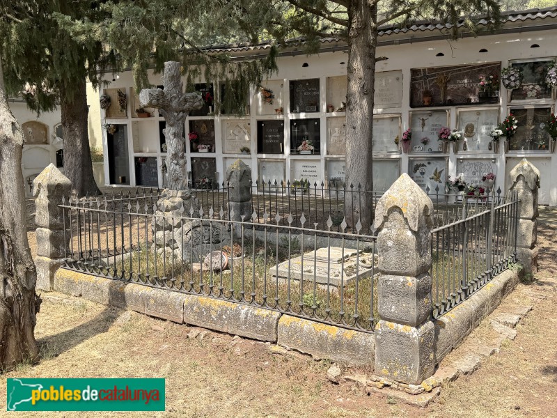 Sant Martí de Centelles - Sepulcre de la família Sentias (Foto: Albert Esteves, 2026) Sant Martí de Centelles - Sepulcre de la família Sentias