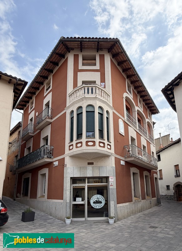 Sant Pere de Torelló - Carrer Jaume Balmes, 1