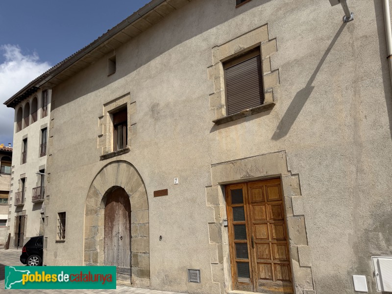 Sant Pere de Torelló - Cal Formaire