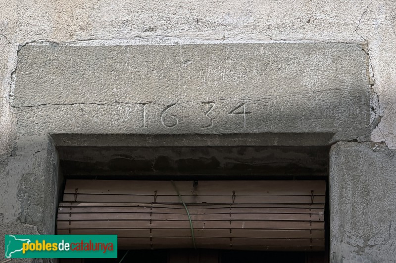 Sant Pere de Torelló - Portal de 1634 (Foto: Albert Esteves, 2026) Sant Pere de Torelló - Portal de 1634