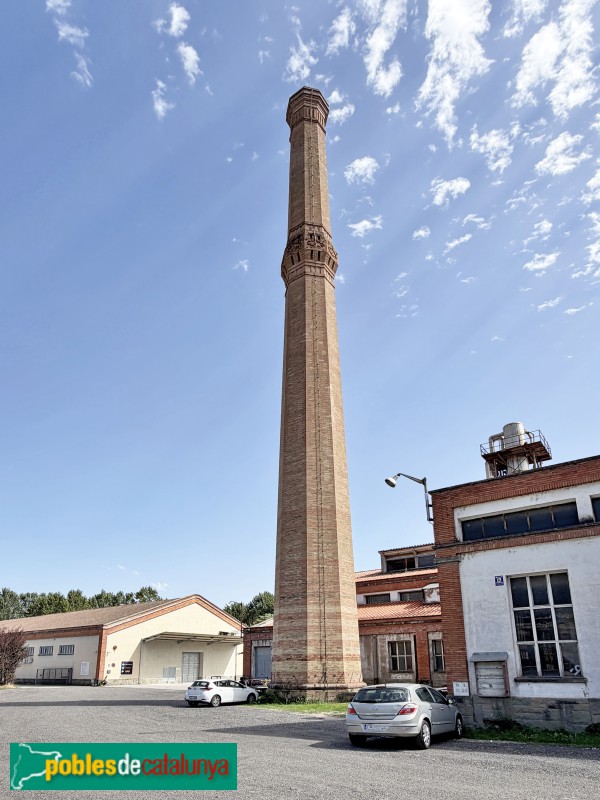 Sant Vicenç de Torelló - Colònia Borgonyà. Xemeneia