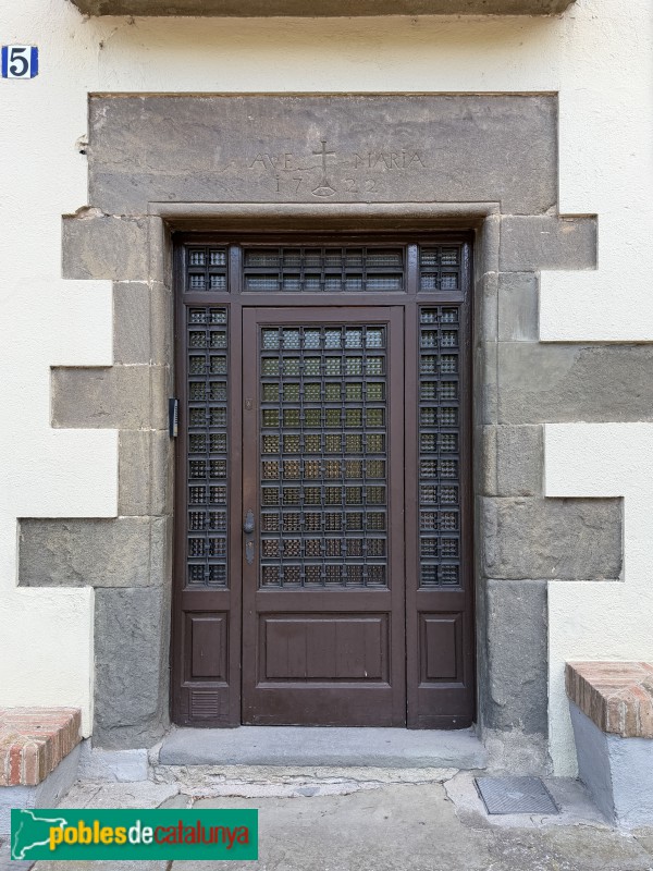 Torelló - Santuari de Rocaprevera. Porta de la rectoria