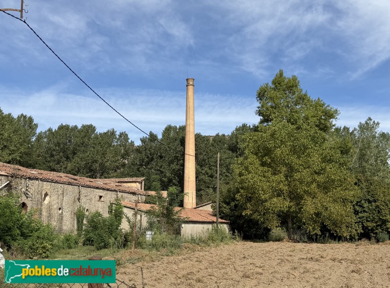 Torelló - Colònia la Coromina. Xemeneia (Foto: Albert Esteves, 2026) Torelló - Colònia la Coromina. Xemeneia