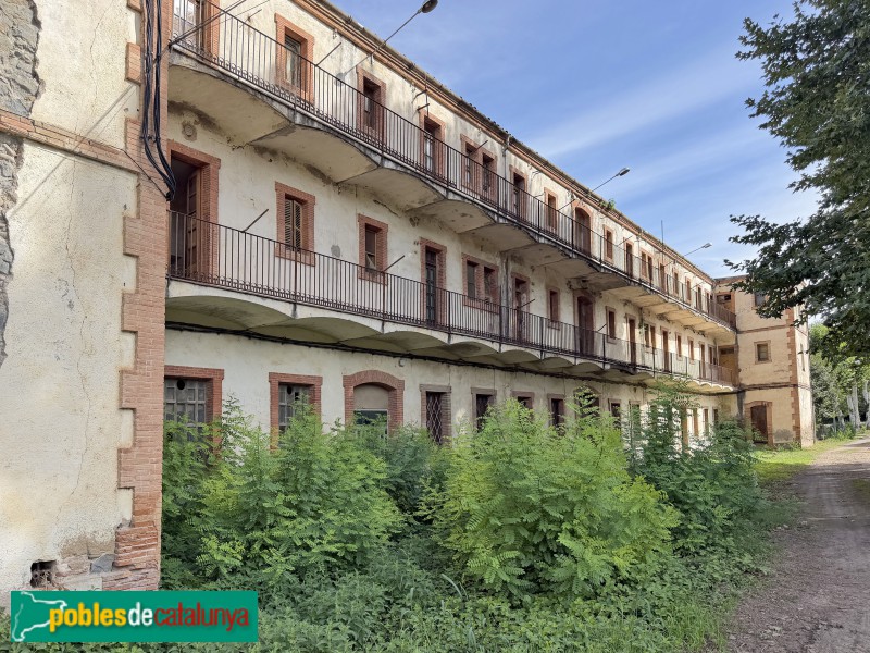 Torelló - Colònia la Coromina. Habitatges dels obrers (Foto: Albert Esteves, 2026) Torelló - Colònia la Coromina. Habitatges dels obrers
